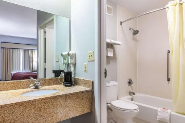 Royal Palms Inn 9